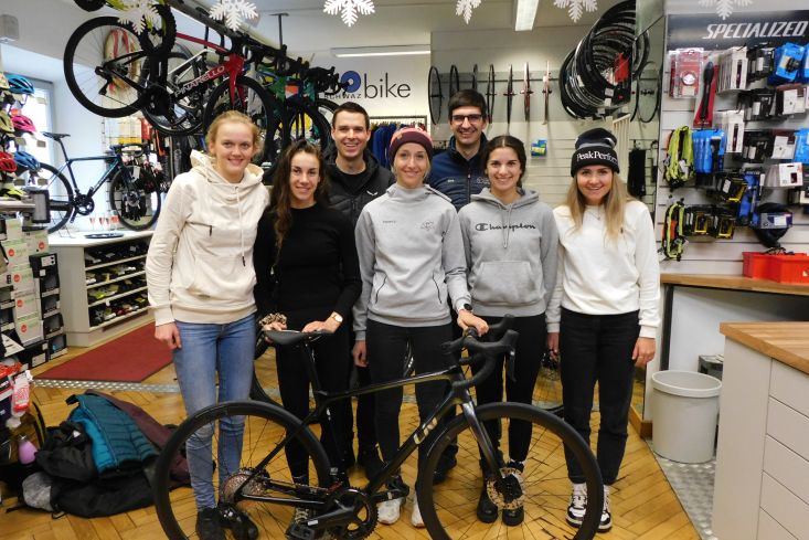Das UNION Raiffeisen Ladies Radteam zu Besuch bei Probike!