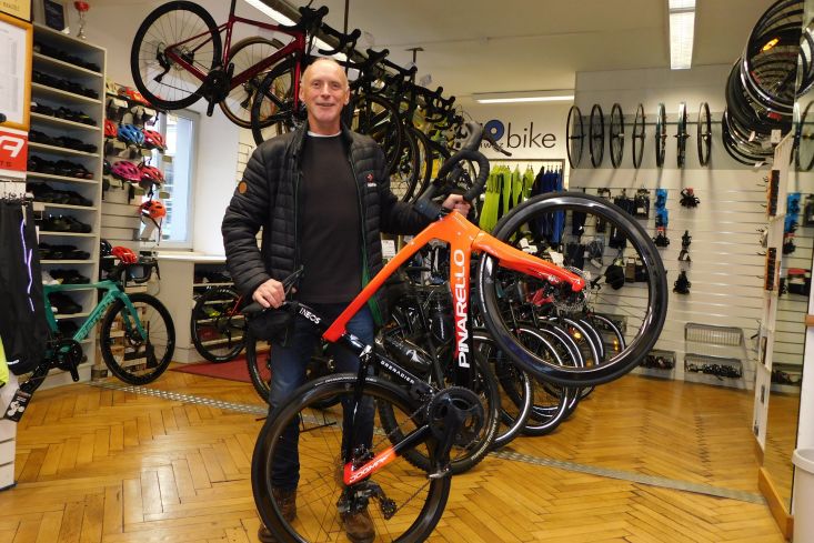 PINARELLO DOGMA F - TEAM INEOS mit CAMPAGNOLO SUPER RECORD 13 für Walter