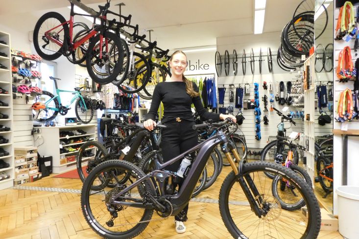 GIANT REIGN E+1 800 WH 