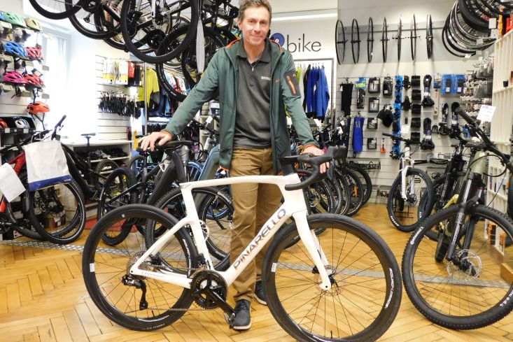 PINARELLO F3 mit XENTIS SQUAD 4.5 RACE+
