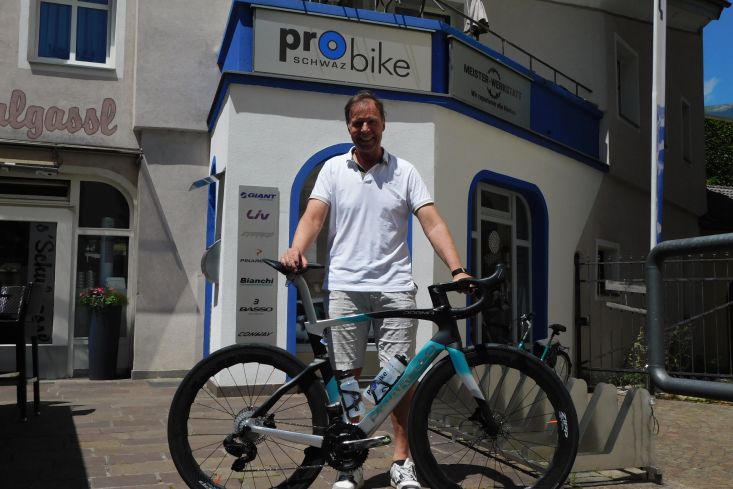 PINARELLO F mit CAMPAGNOLO SUPER RECORD  für Hobbyrennfahrer und Sportfacharzt Dr. Thomas Scheiring!