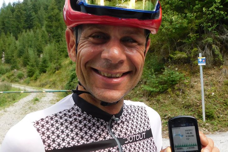 Reinhard Kornthaler hat sein Everesting erfolgreich absolviert. 13 mal Stadtplazt Schwaz - Alpengasthof Pirchneraste. 8880 HM - 146 KM - 10 St. 4 Min. Das gesamte Probike Team gratuliert herzlichst!