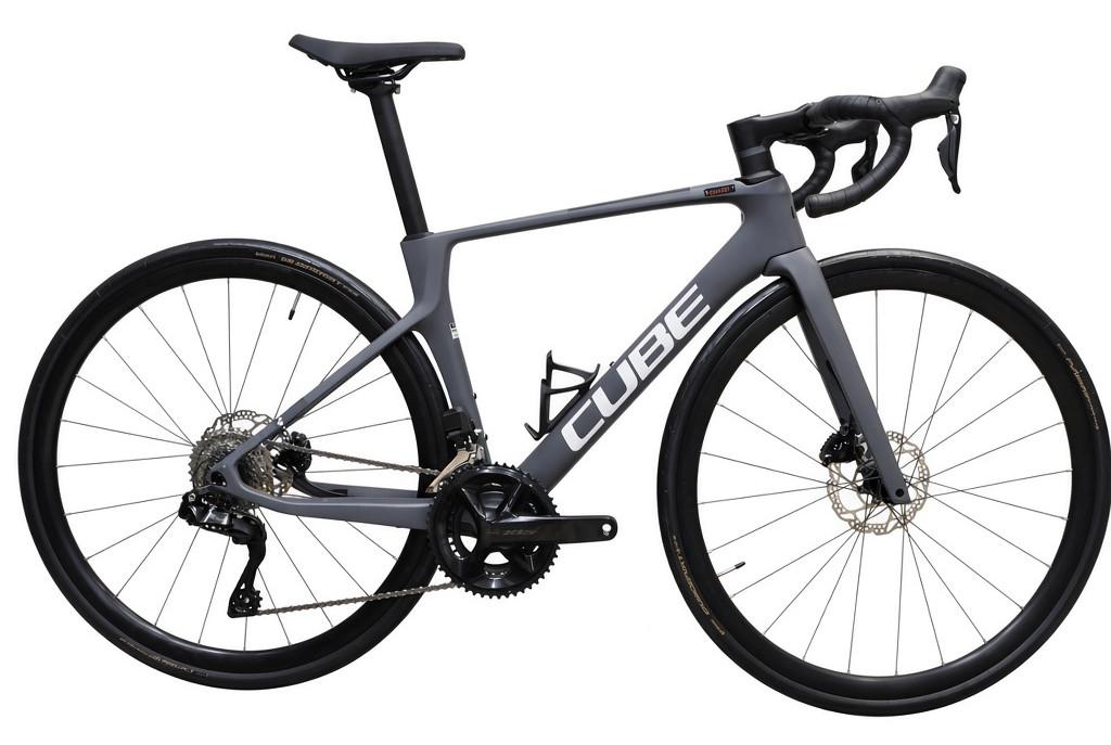 CUBE AGREE C:62 - Rhg. 50   € 1800,-